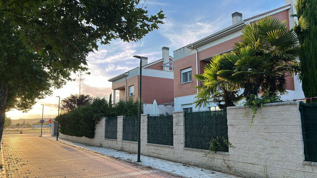 a198673f-33fb-407a-a66b-351245d68eb1